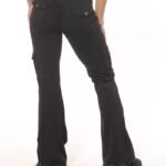 Спортен панталон с разкроен крачол и джобове с капак